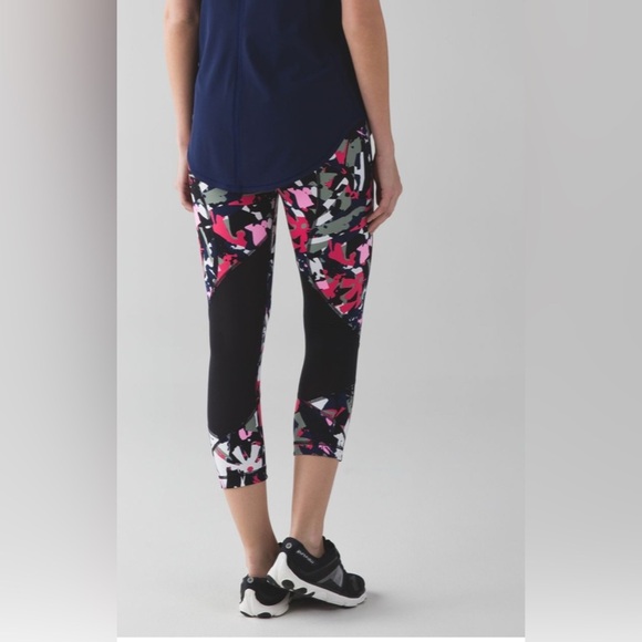 Lululemon Pace Rival Crop- Pop Cut Boom Juice Multi/ Black/ Size 4 - Picture 2 of 12